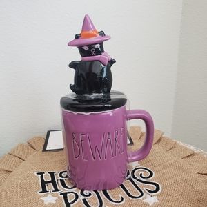 New Rae Dunn Beware Cat witch topper